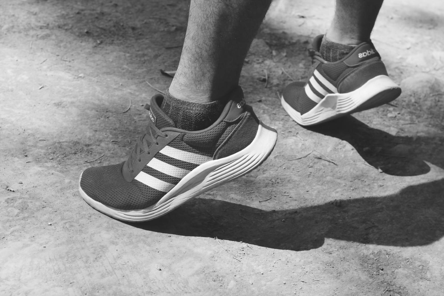 Atleta practicando técnica correcta de CrossFit